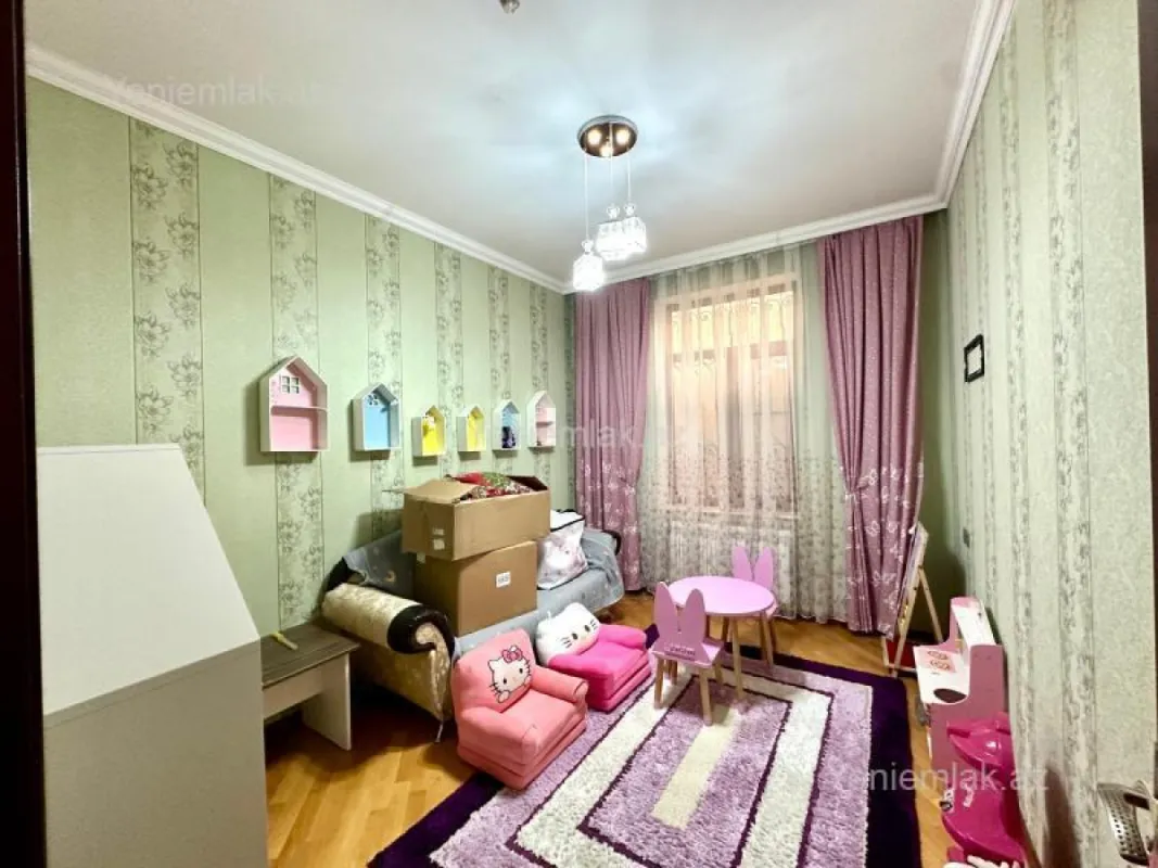 Satılır 6 otaqlı həyət evi 180 m²