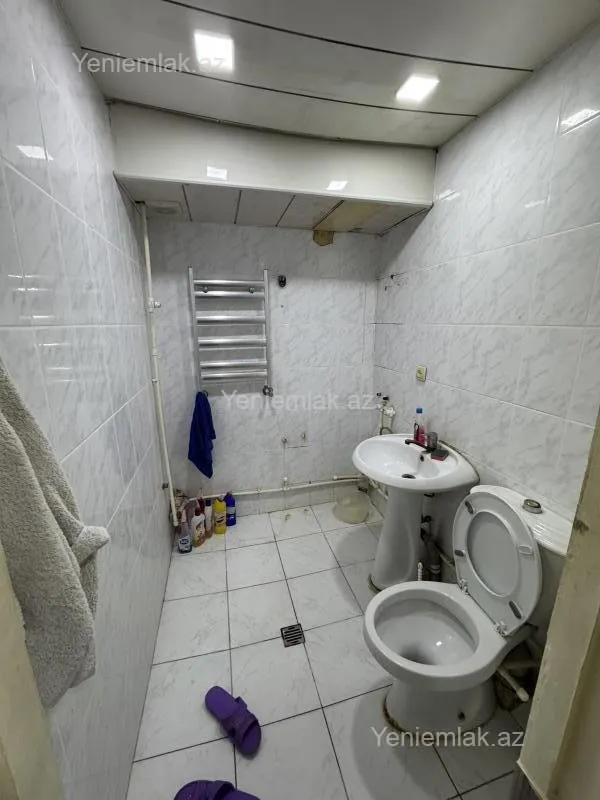 Satılır 1 otaqlı köhnə tikili 35 m²