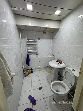 Satılır 1 otaqlı köhnə tikili 35 m²