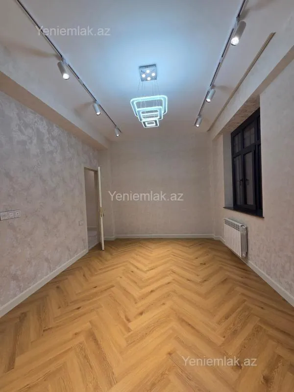 Satılır 2 otaqlı yeni tikili 74 m²
