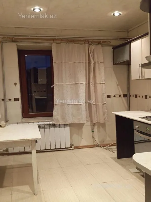 Satılır 3 otaqlı köhnə tikili 70 m²