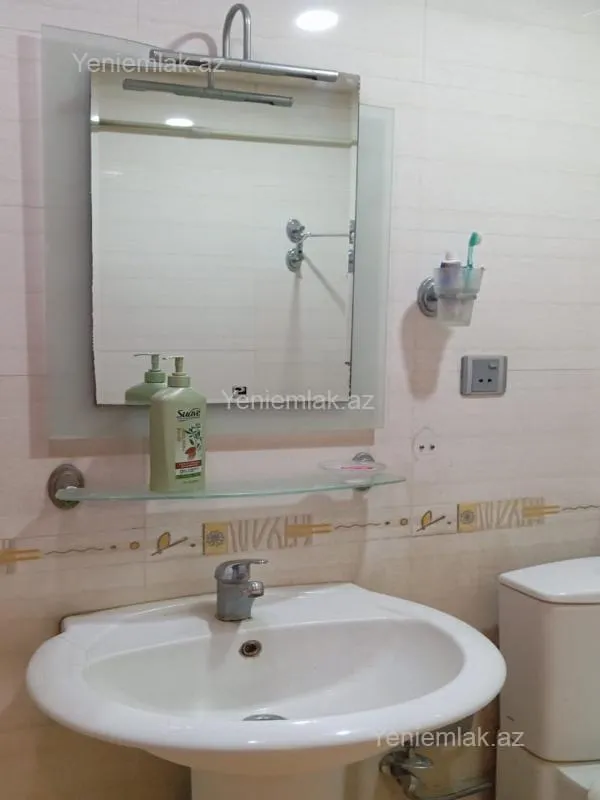 Satılır 3 otaqlı köhnə tikili 70 m²