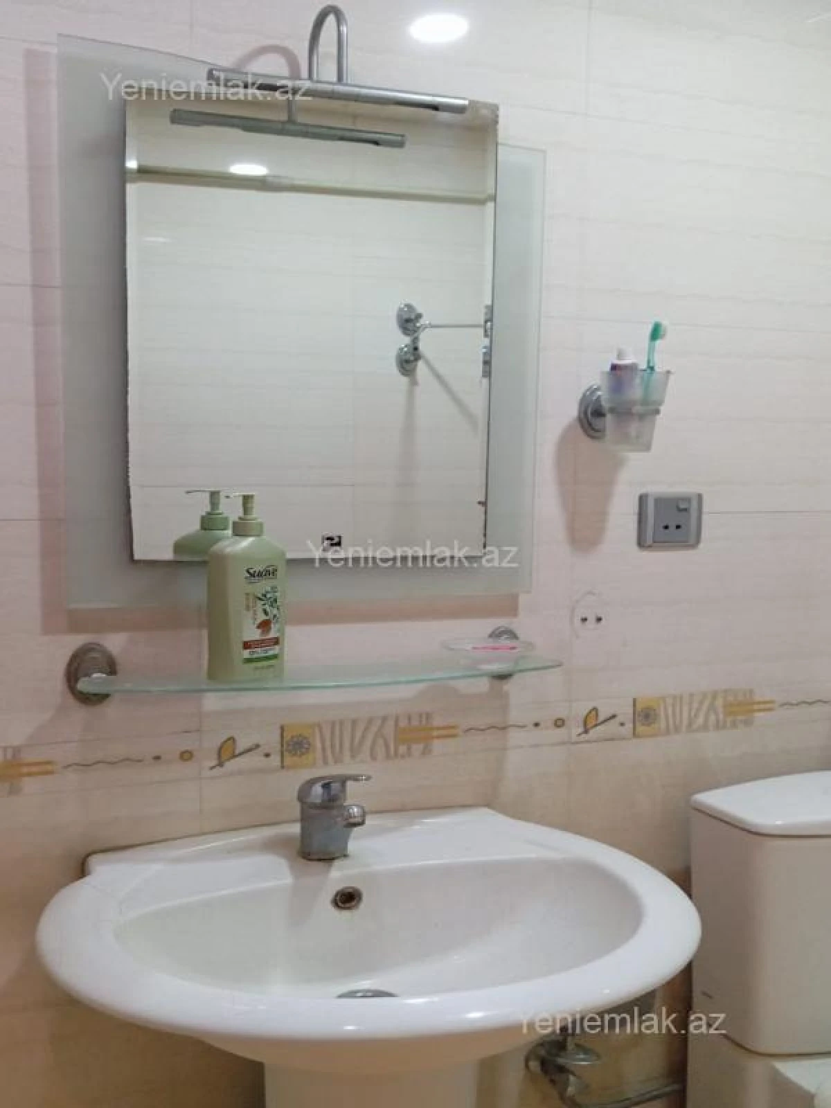 Satılır 3 otaqlı köhnə tikili 70 m²