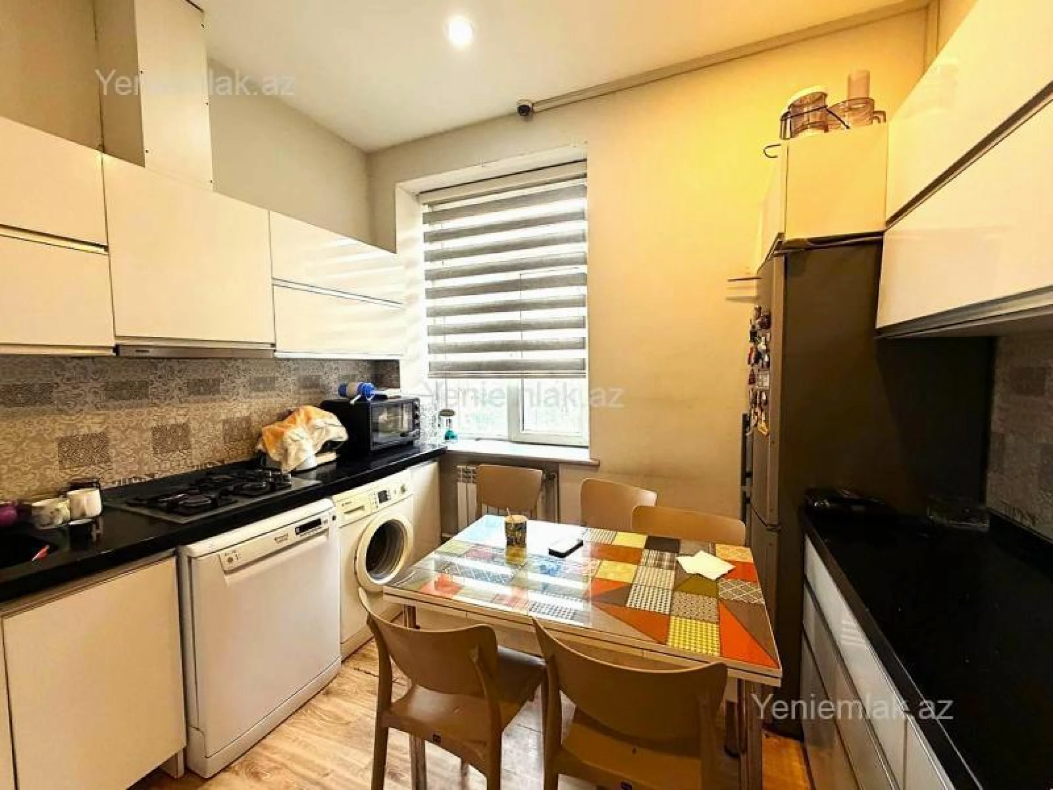 Satılır 3 otaqlı köhnə tikili 90 m²