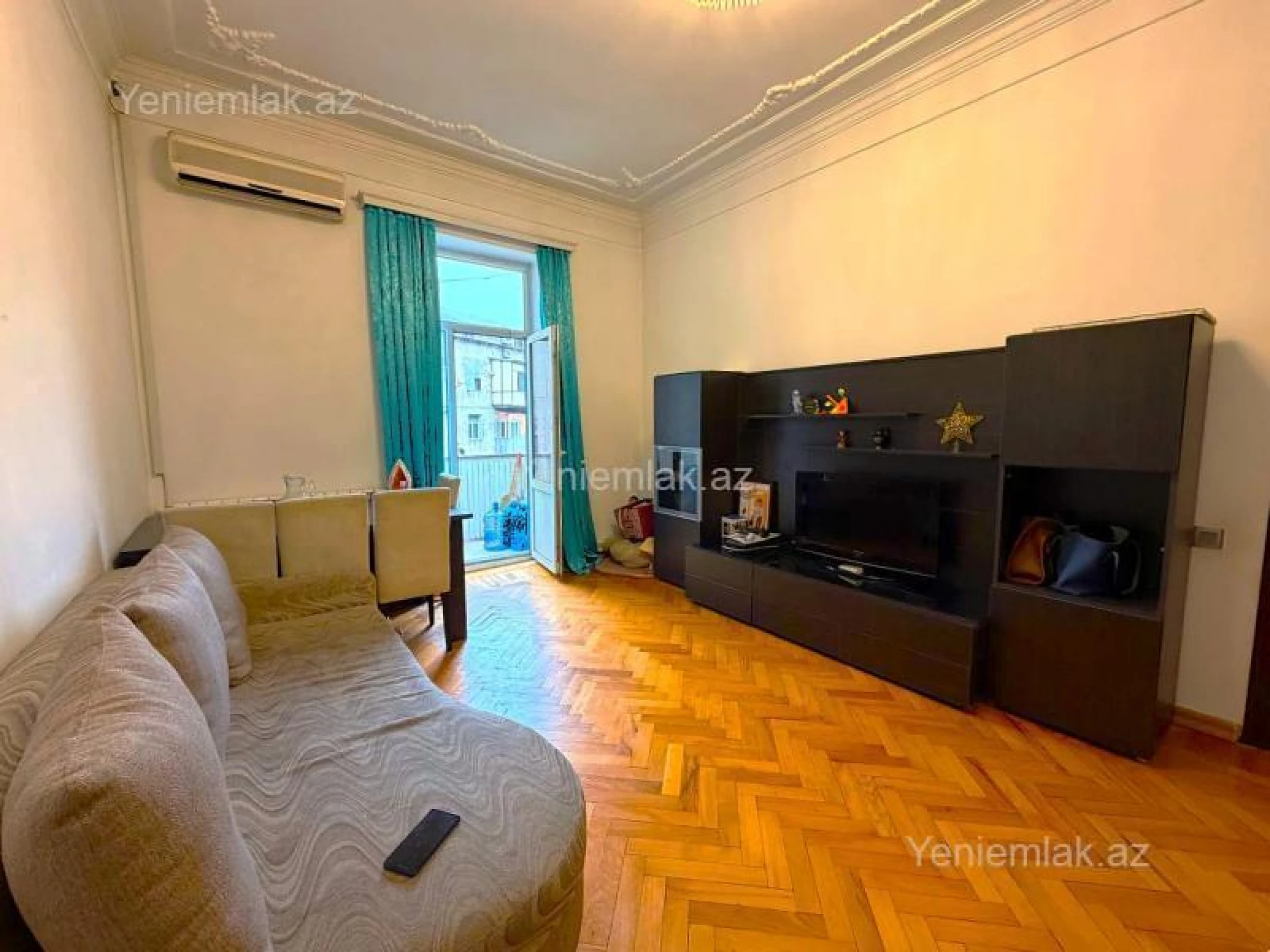 Satılır 3 otaqlı köhnə tikili 90 m²