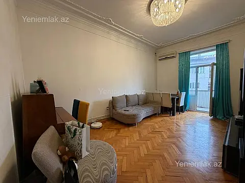 Satılır 3 otaqlı köhnə tikili 90 m²