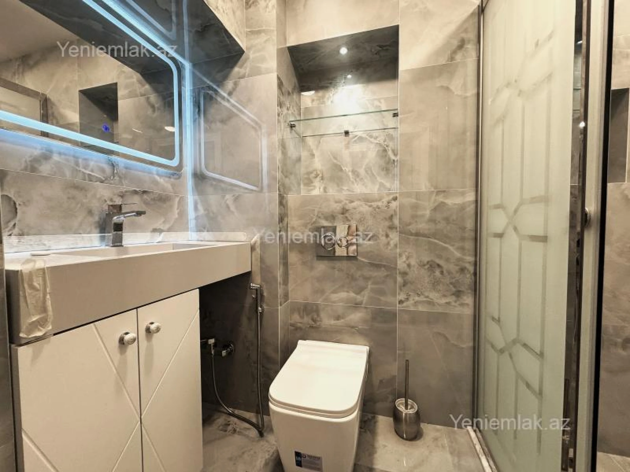 Satılır 3 otaqlı köhnə tikili 75 m²