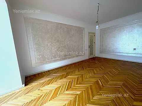 Satılır 3 otaqlı köhnə tikili 75 m²