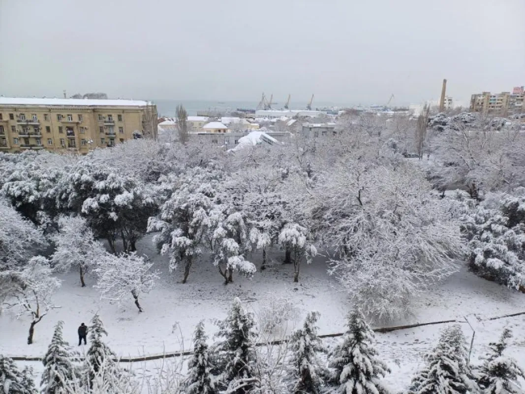 Satılır 2 otaqlı köhnə tikili 70 m²