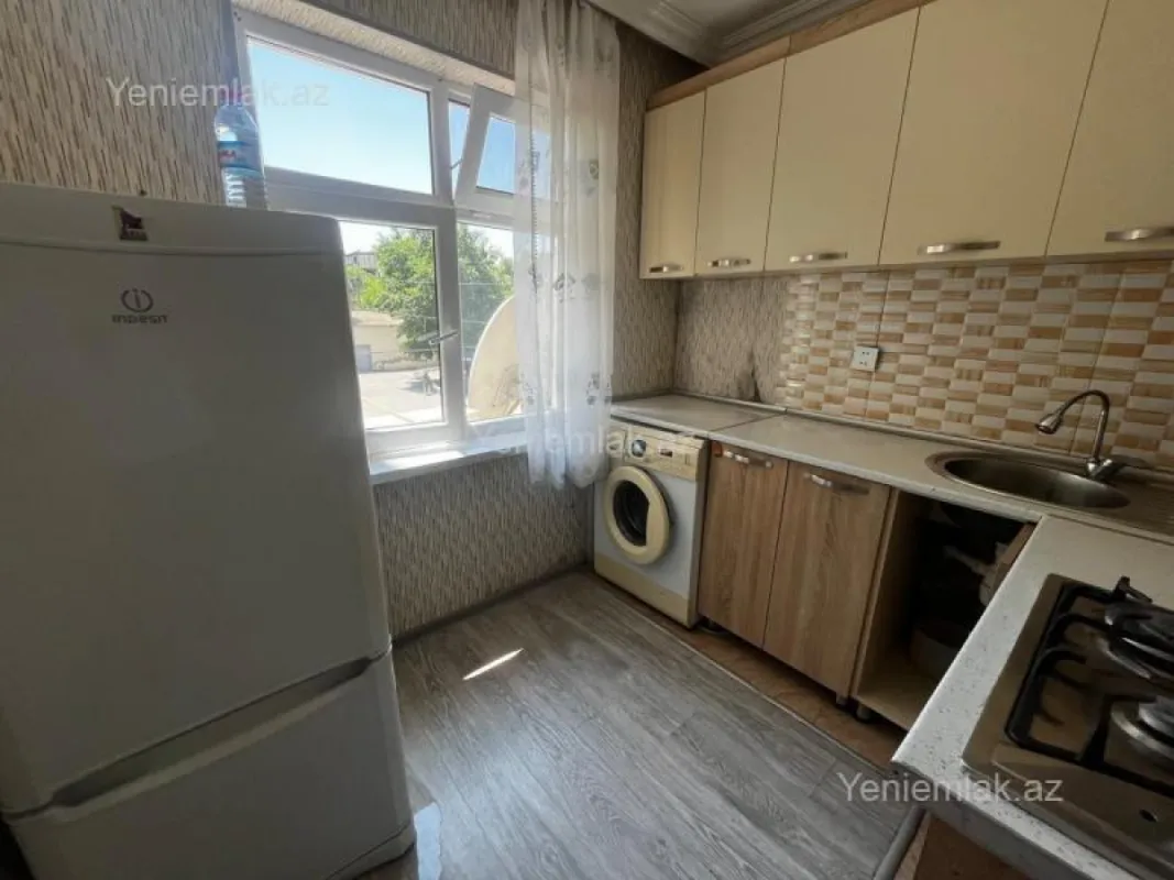 Satılır 2 otaqlı köhnə tikili 54 m²
