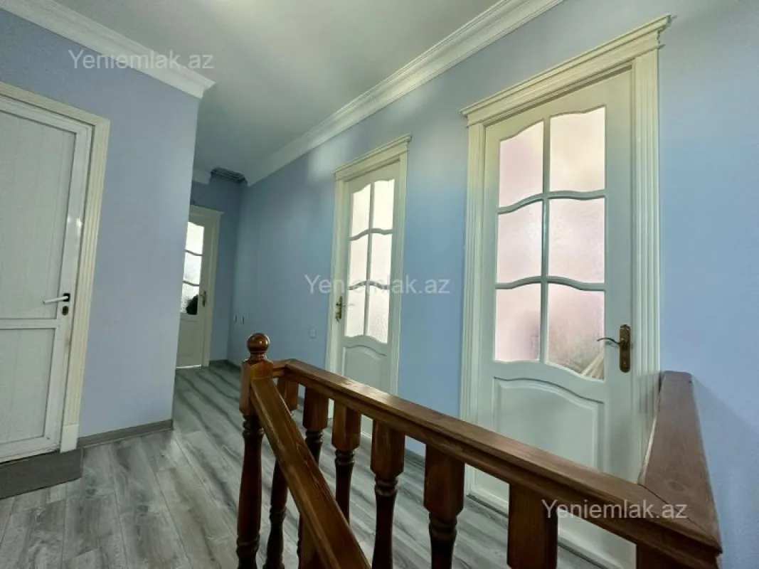 Satılır 5 otaqlı həyət evi 200 m²