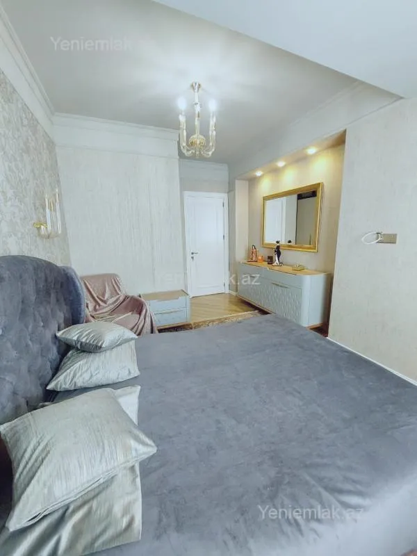 Satılır 4 otaqlı yeni tikili 100 m²