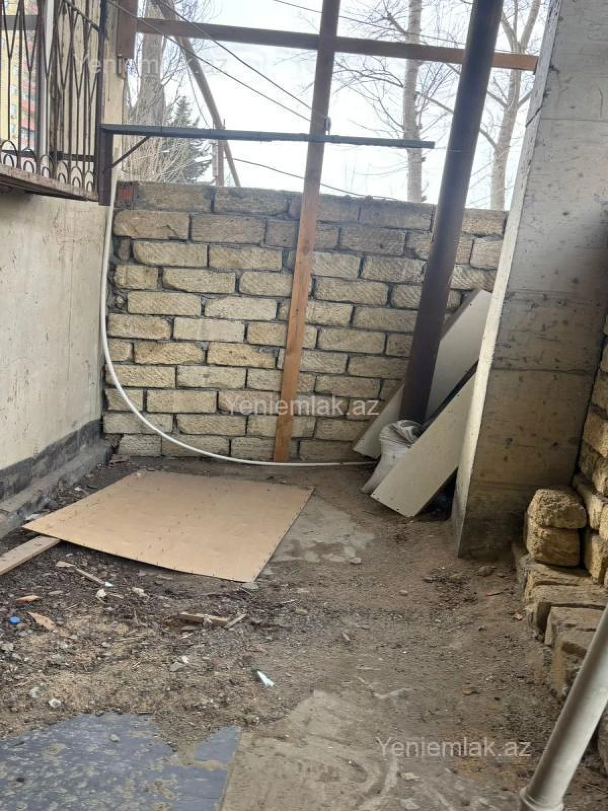 Satılır 2 otaqlı köhnə tikili 45 m²