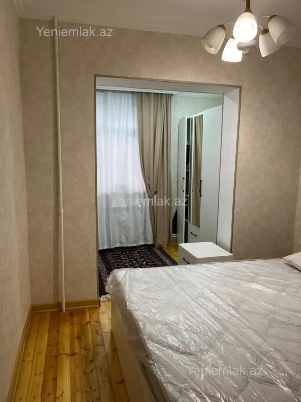 Satılır 2 otaqlı köhnə tikili 45 m²