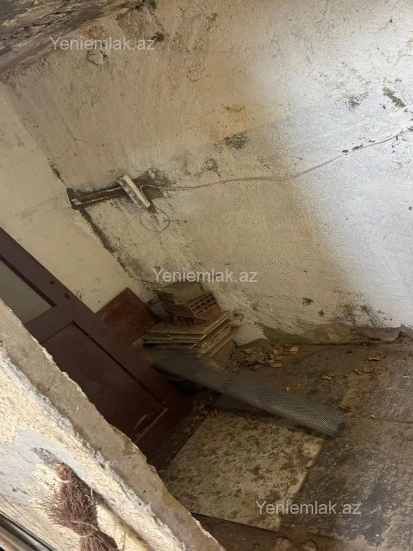 Satılır 2 otaqlı köhnə tikili 45 m²
