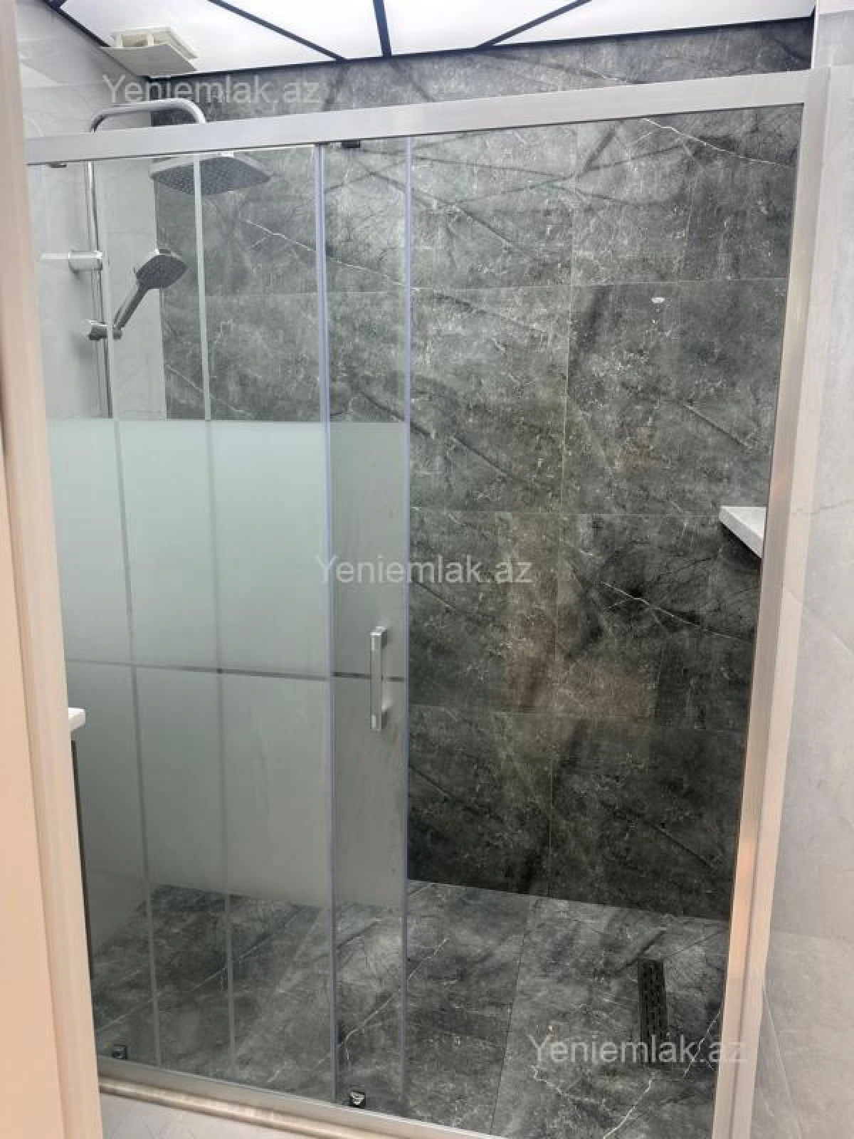 Satılır 3 otaqlı köhnə tikili 75 m²