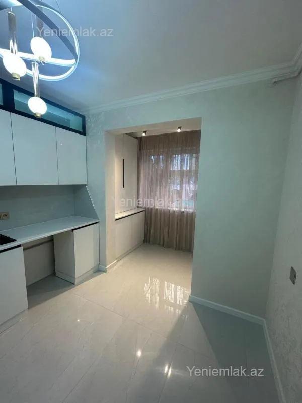 Satılır 3 otaqlı köhnə tikili 75 m²