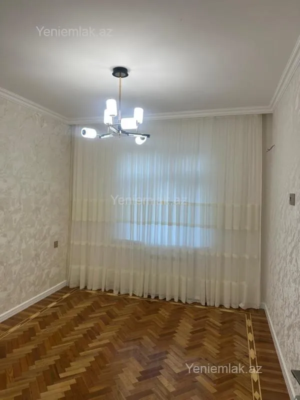 Satılır 3 otaqlı köhnə tikili 75 m²