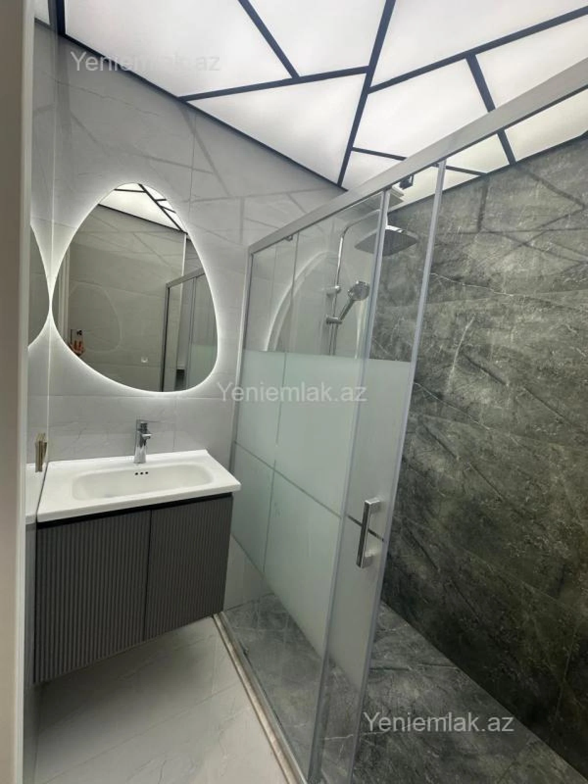 Satılır 3 otaqlı köhnə tikili 75 m²