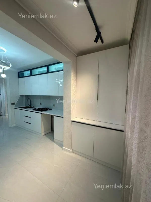 Satılır 3 otaqlı köhnə tikili 75 m²