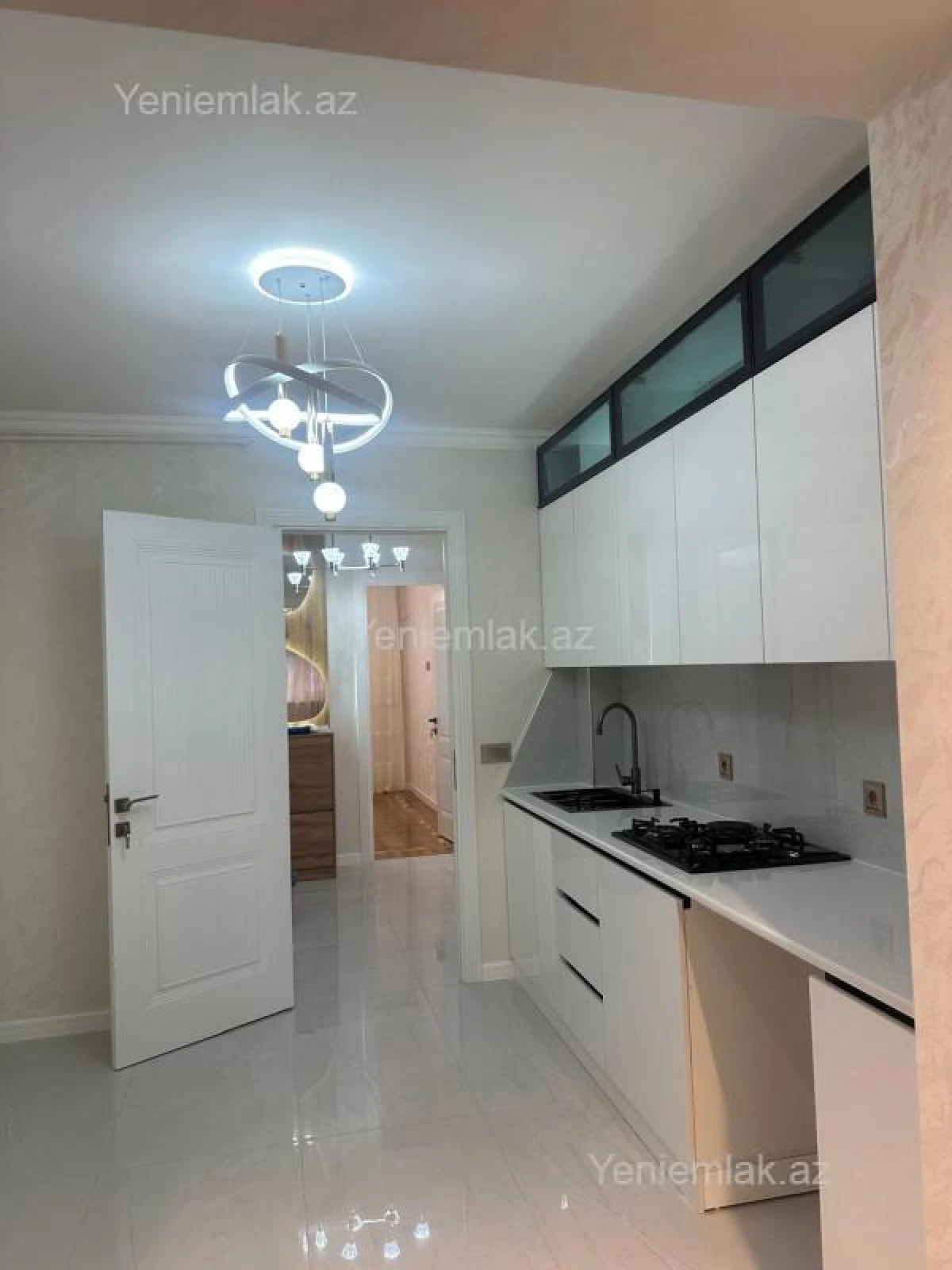 Satılır 3 otaqlı köhnə tikili 75 m²
