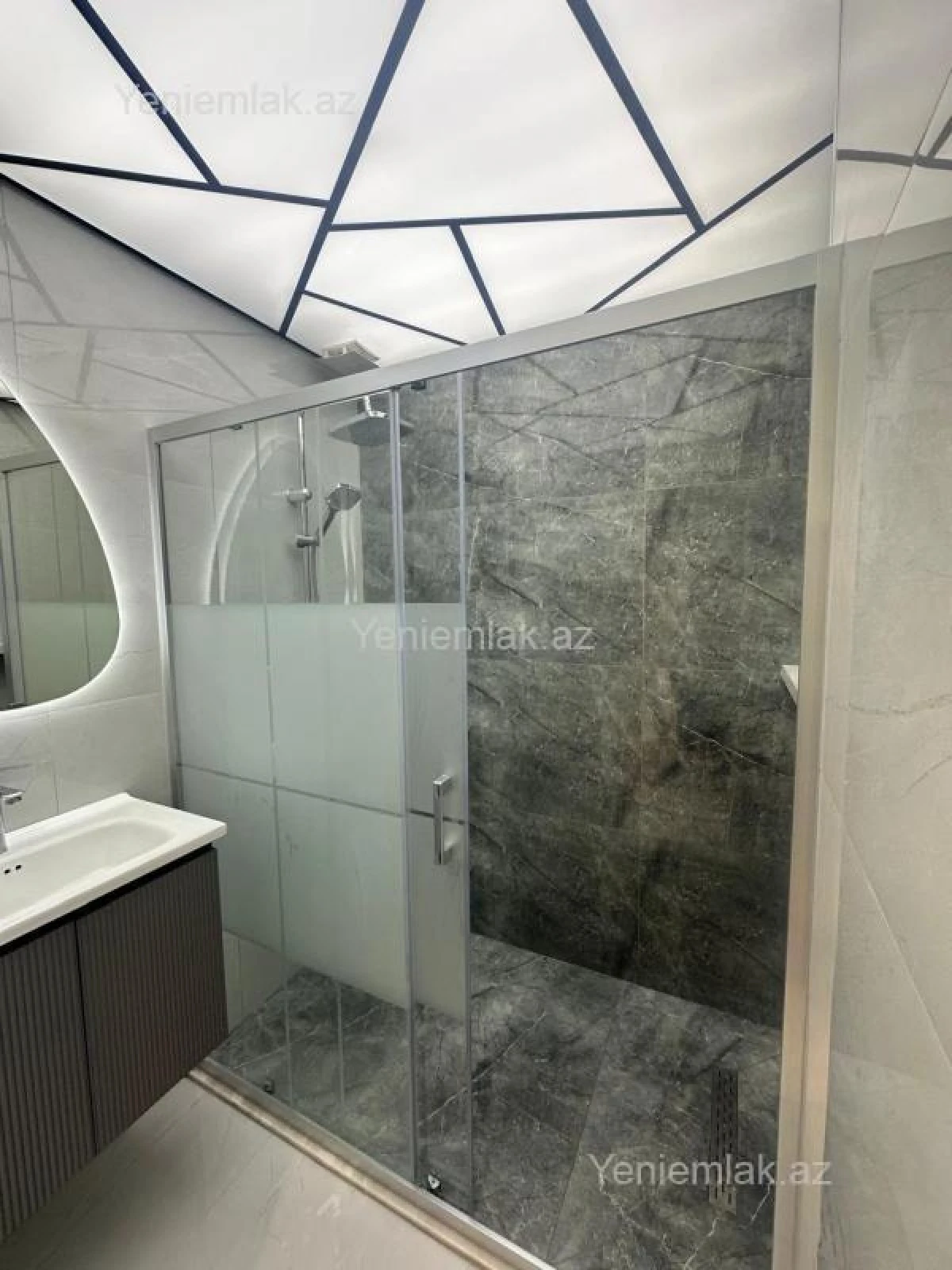 Satılır 3 otaqlı köhnə tikili 75 m²