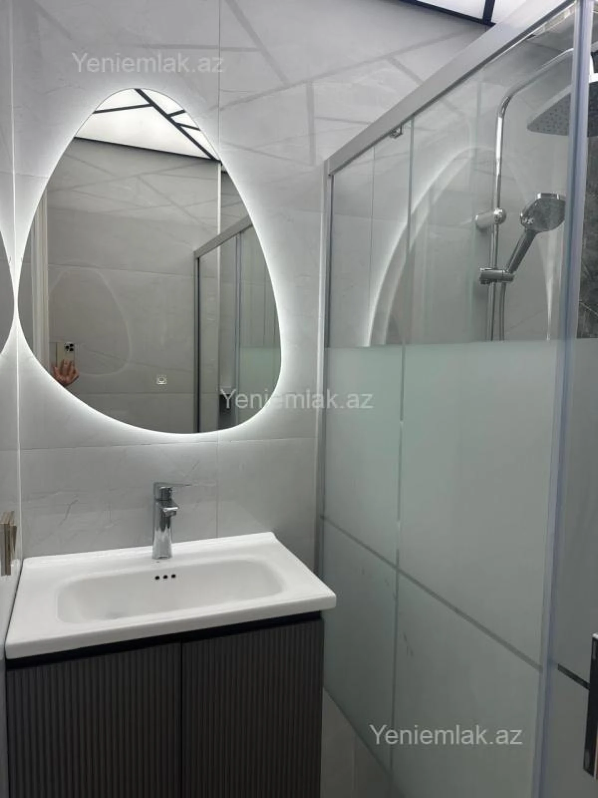 Satılır 3 otaqlı köhnə tikili 75 m²