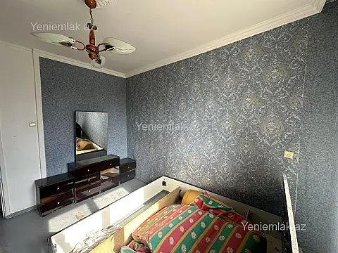 Satılır 2 otaqlı köhnə tikili 65 m²