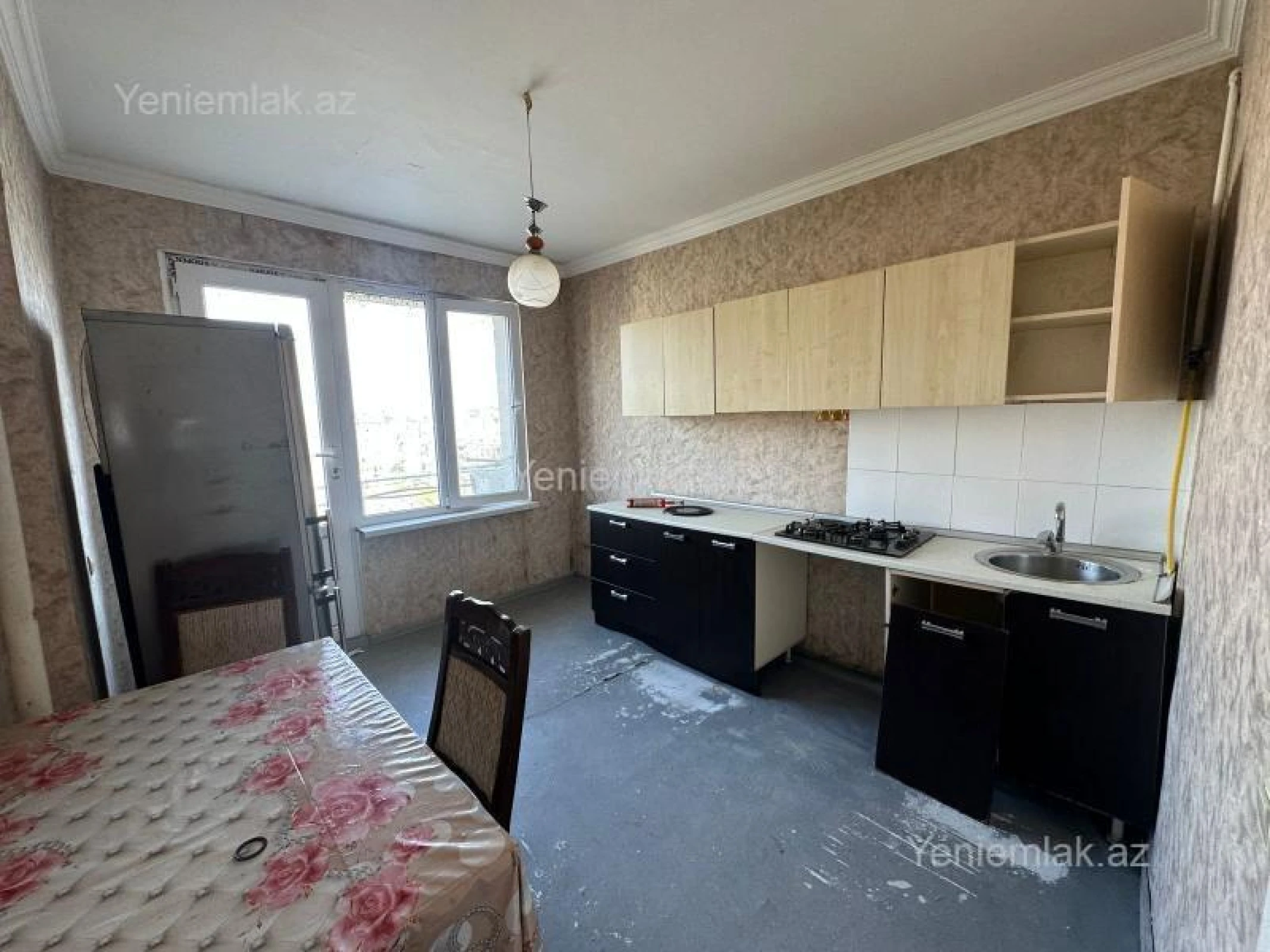 Satılır 2 otaqlı köhnə tikili 65 m²