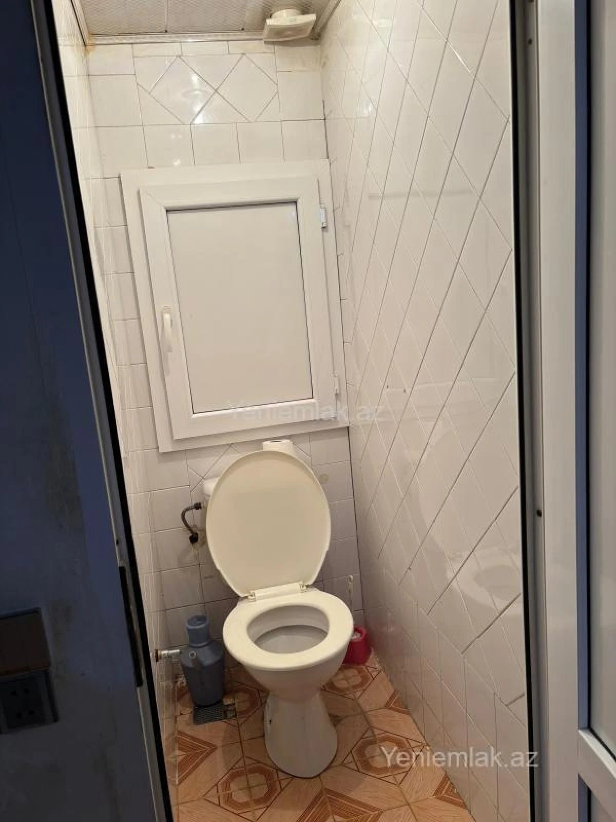 Satılır 2 otaqlı köhnə tikili 65 m²
