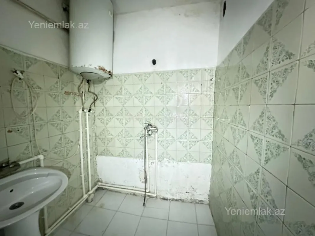 Satılır 2 otaqlı köhnə tikili 65 m²