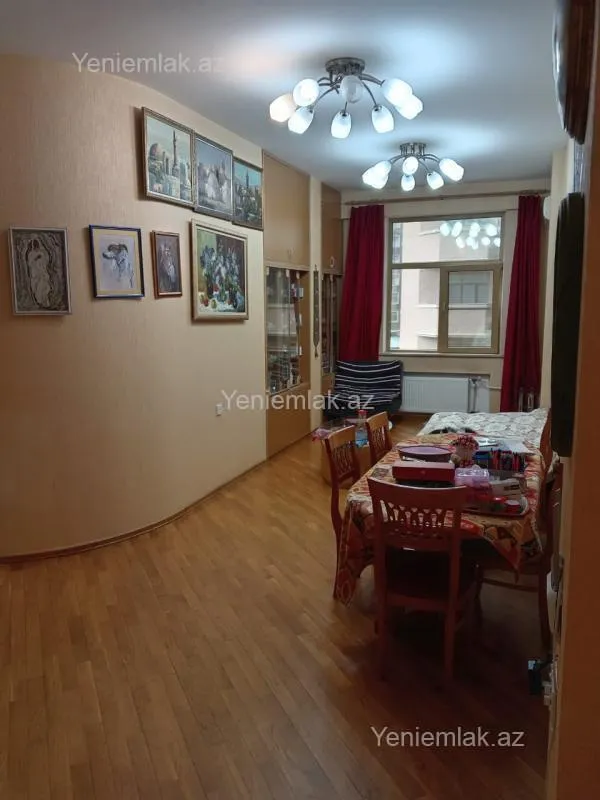 Satılır 4 otaqlı yeni tikili 155 m²