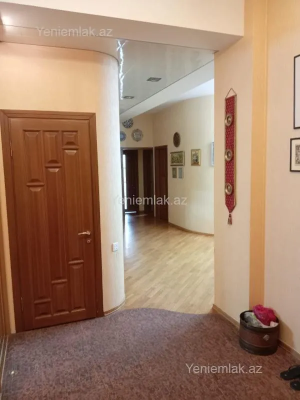 Satılır 4 otaqlı yeni tikili 155 m²