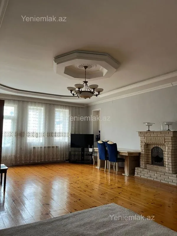 Satılır 5 otaqlı həyət evi 285 m²