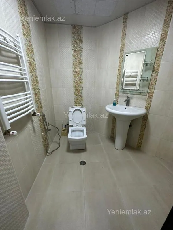 Satılır 4 otaqlı yeni tikili 140 m²