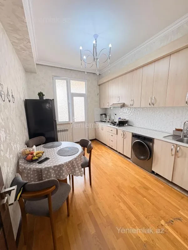 Satılır 2 otaqlı yeni tikili 70 m²