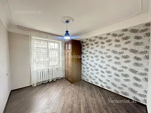 Satılır 2 otaqlı köhnə tikili 60 m²