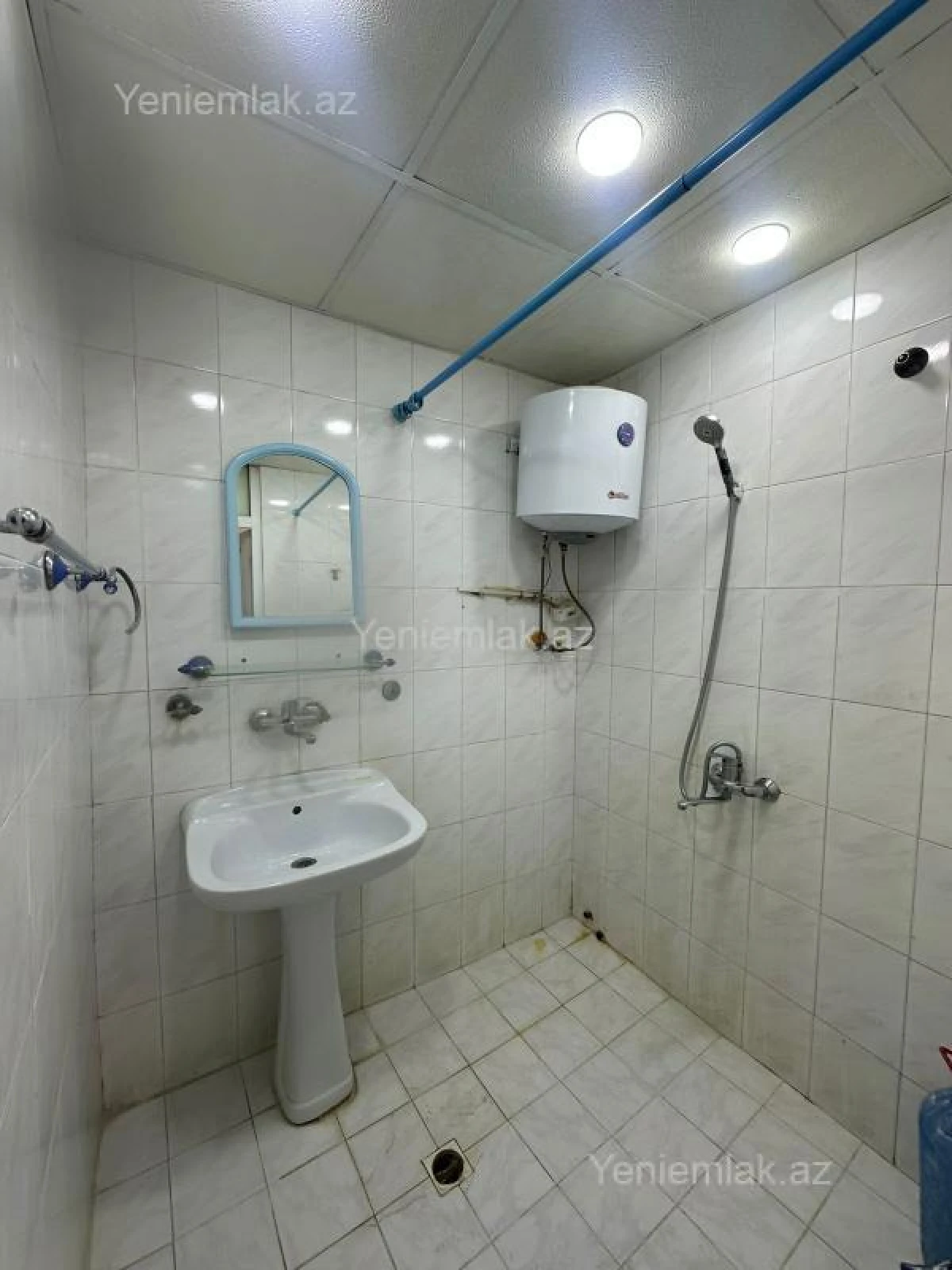 Satılır 2 otaqlı köhnə tikili 60 m²