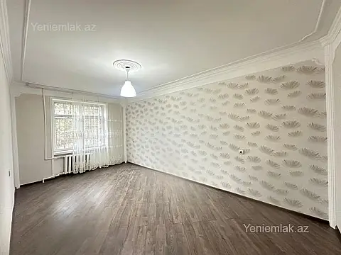 Satılır 2 otaqlı köhnə tikili 60 m²