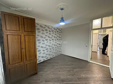 Satılır 2 otaqlı köhnə tikili 60 m²