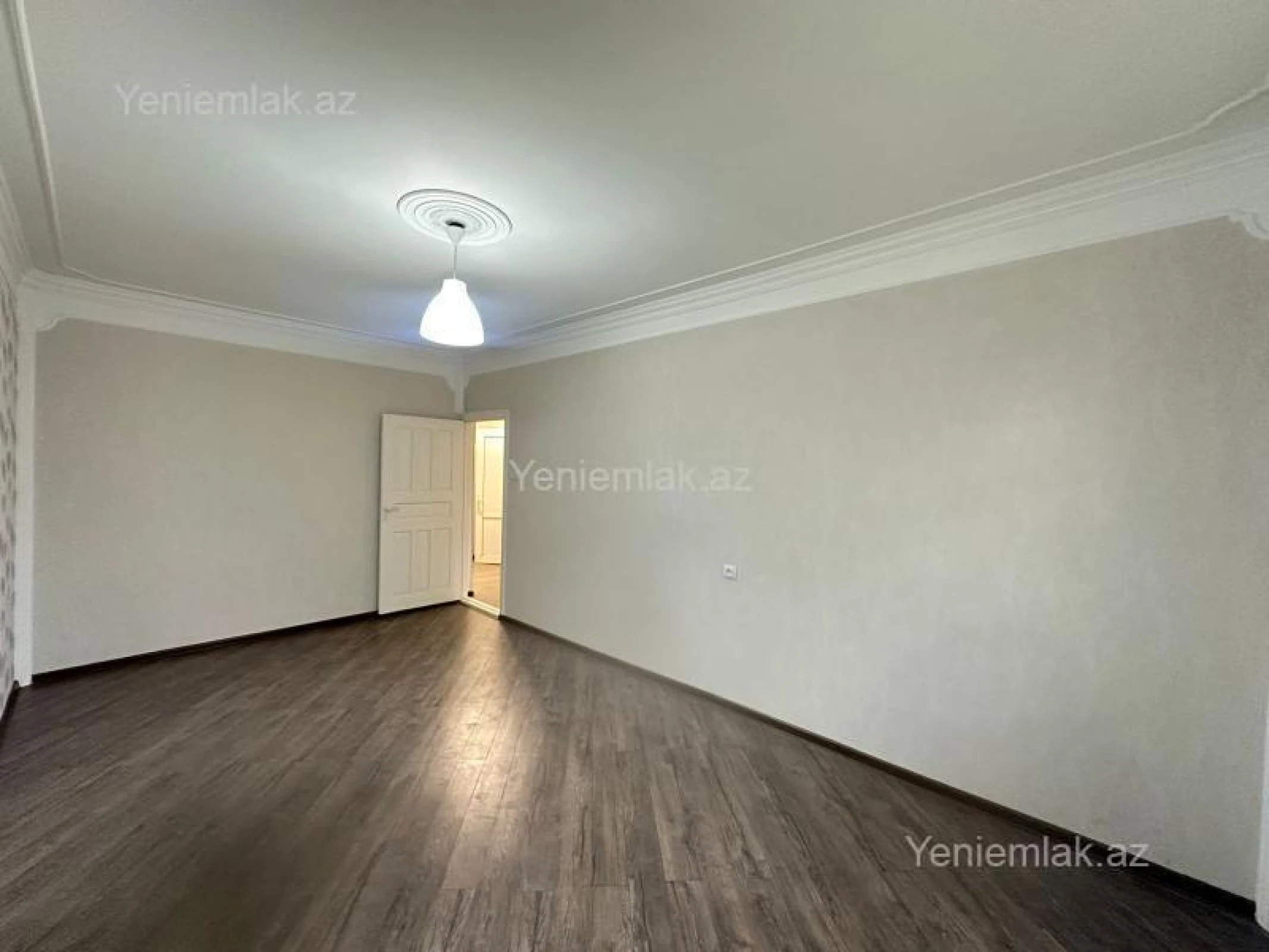 Satılır 2 otaqlı köhnə tikili 60 m²