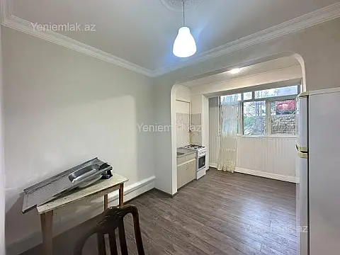 Satılır 2 otaqlı köhnə tikili 60 m²