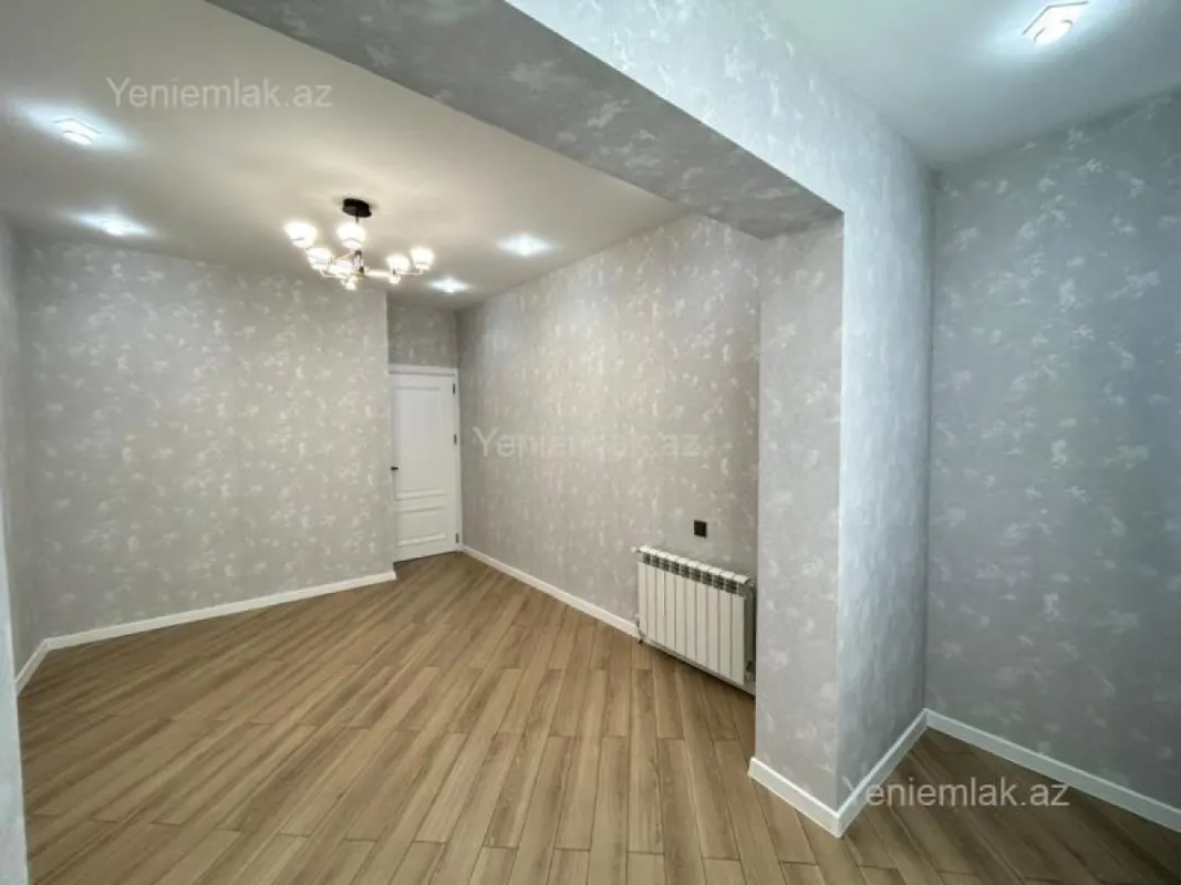 Satılır 4 otaqlı köhnə tikili 105 m²
