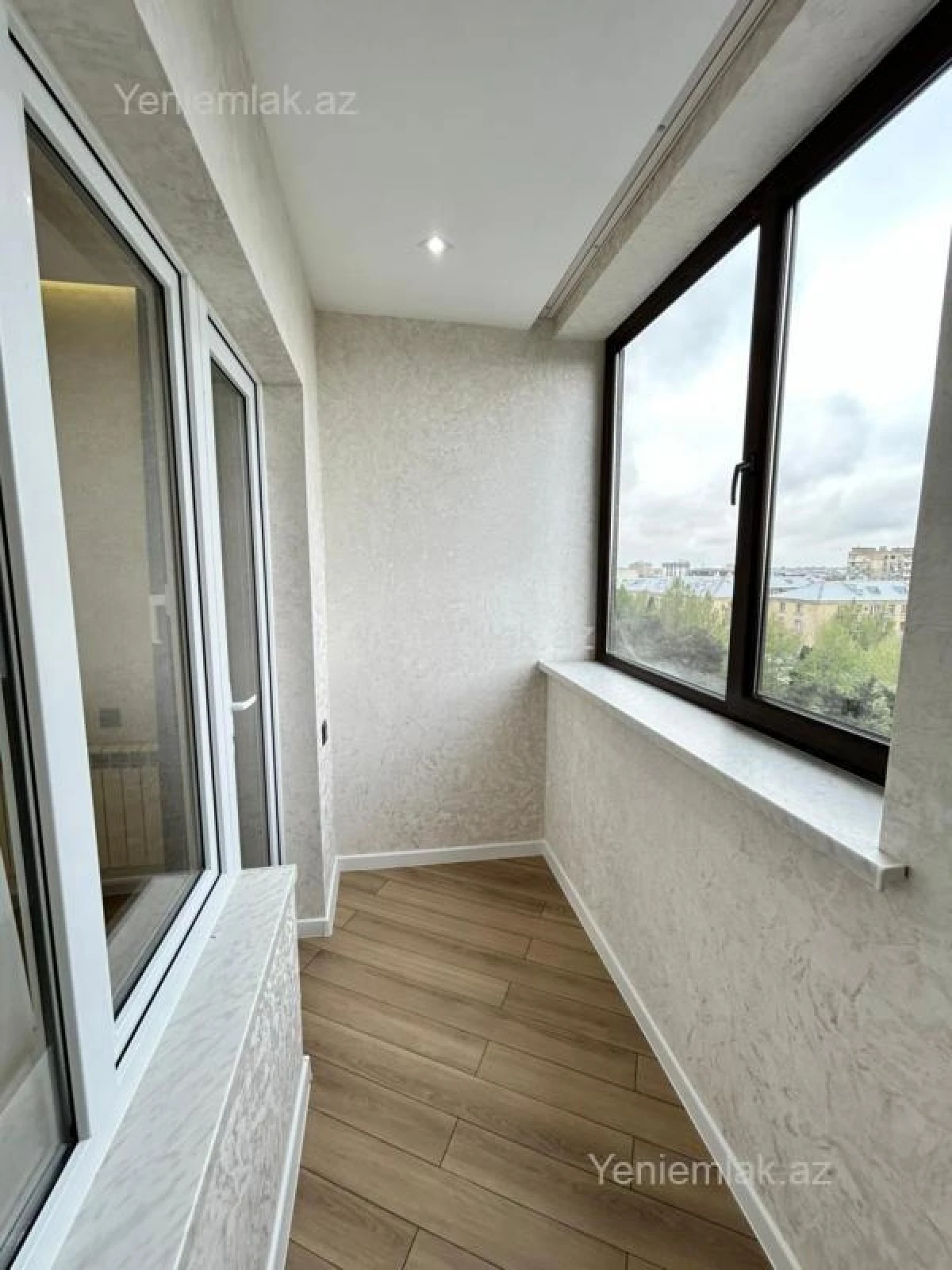 Satılır 4 otaqlı köhnə tikili 105 m²