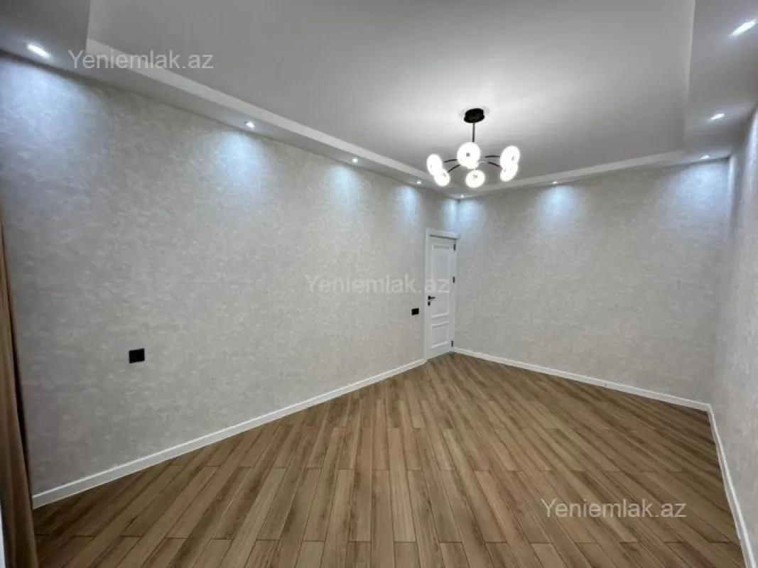 Satılır 4 otaqlı köhnə tikili 105 m²