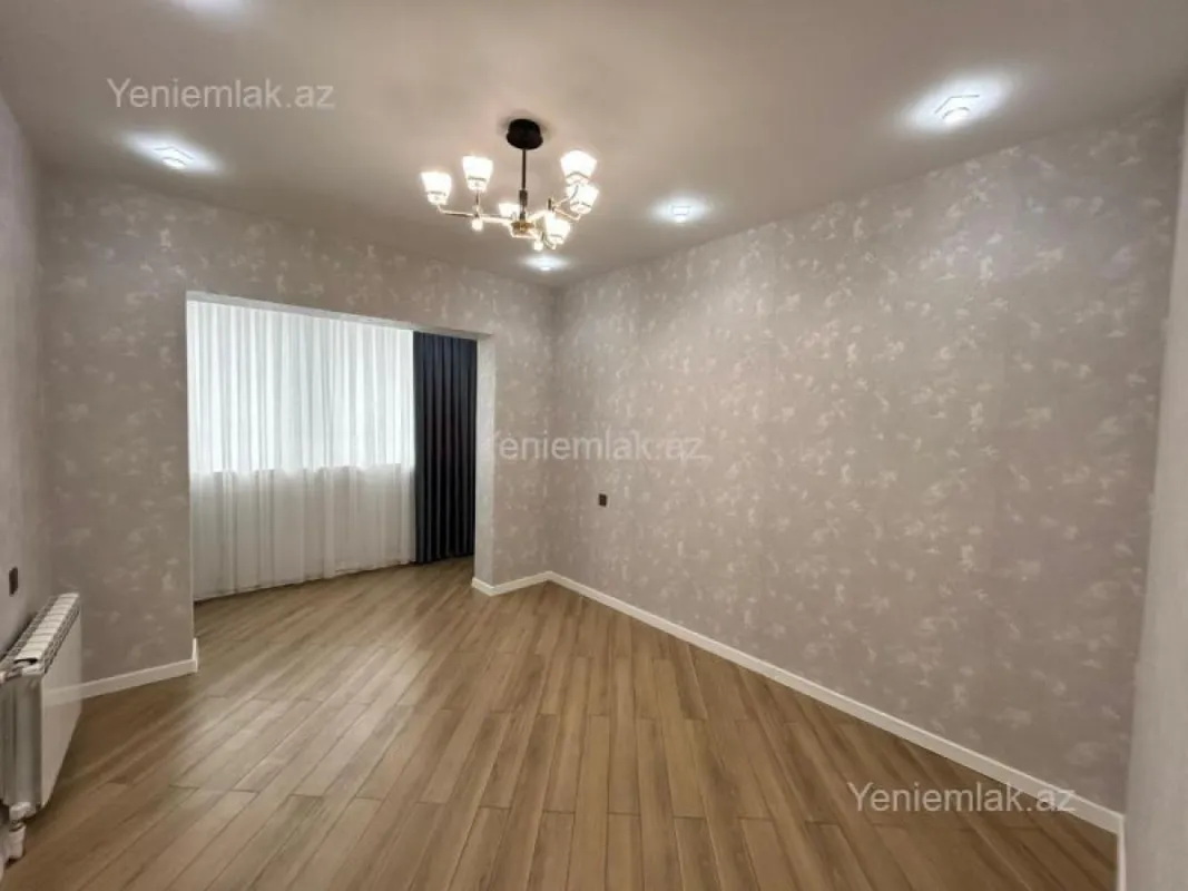 Satılır 4 otaqlı köhnə tikili 105 m²