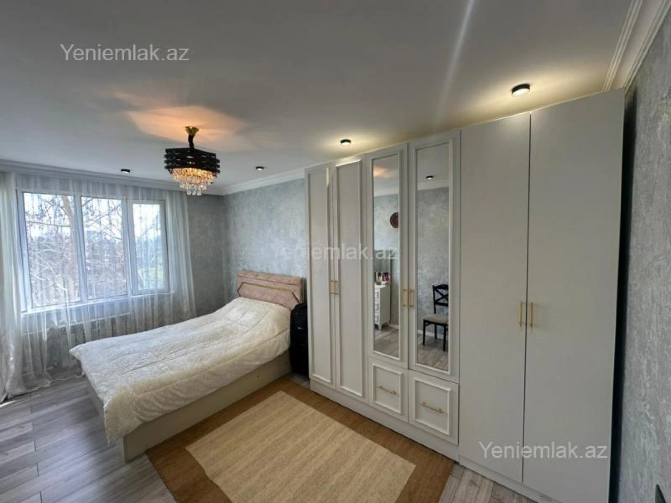 Satılır 2 otaqlı köhnə tikili 65 m²