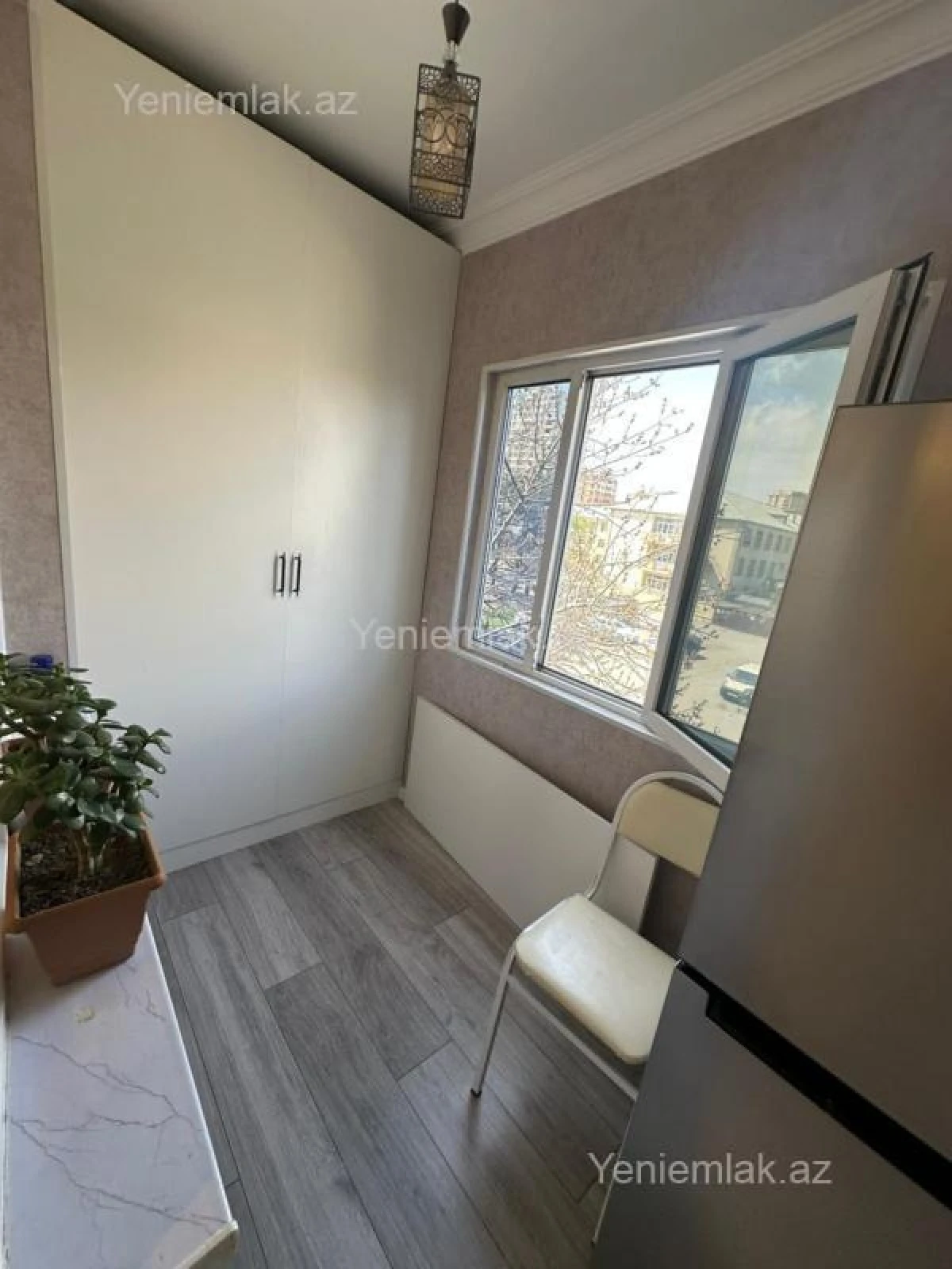 Satılır 2 otaqlı köhnə tikili 65 m²