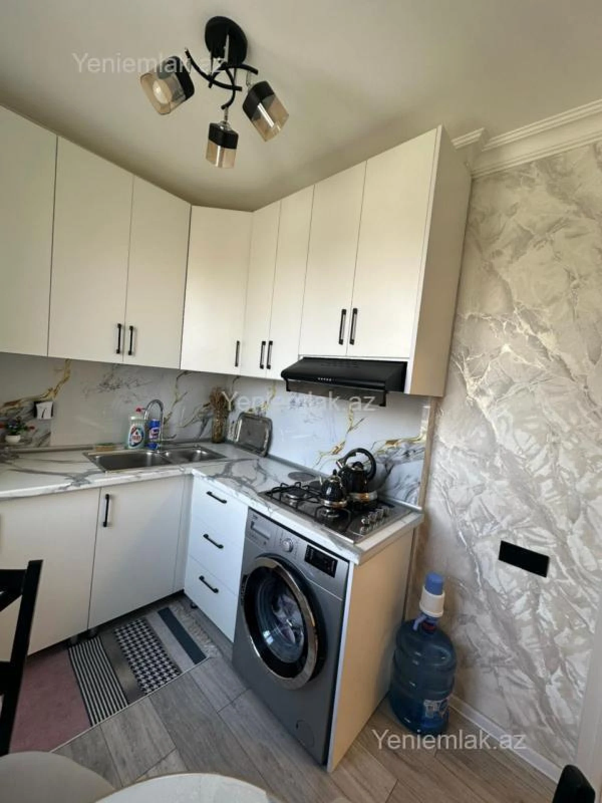 Satılır 2 otaqlı köhnə tikili 65 m²