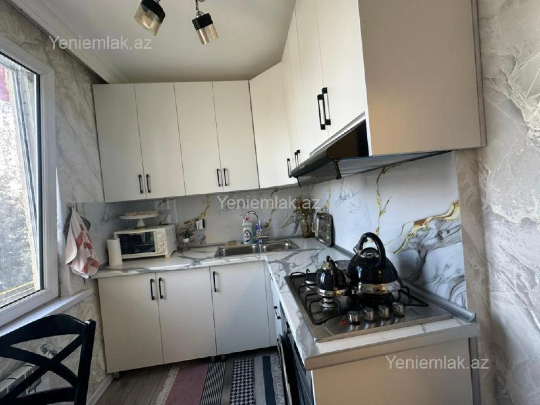 Satılır 2 otaqlı köhnə tikili 65 m²